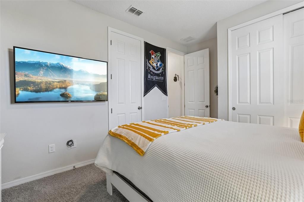 For Sale: $749,900 (9 beds, 6 baths, 4363 Square Feet)