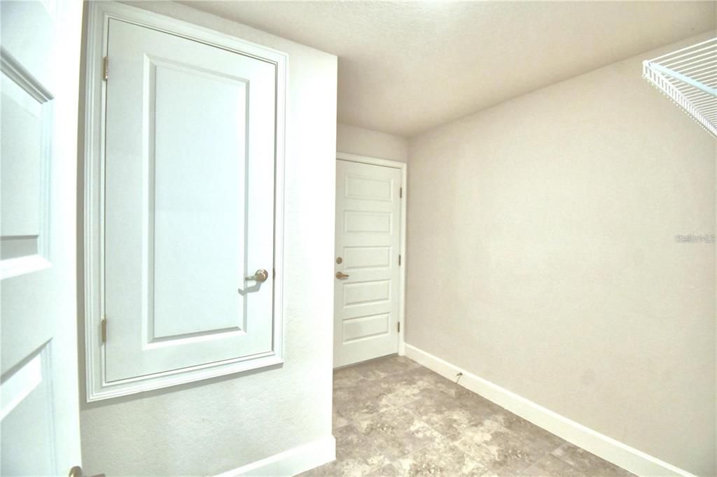 En Venta: $393,366 (4 camas, 3 baños, 2200 Pies cuadrados)