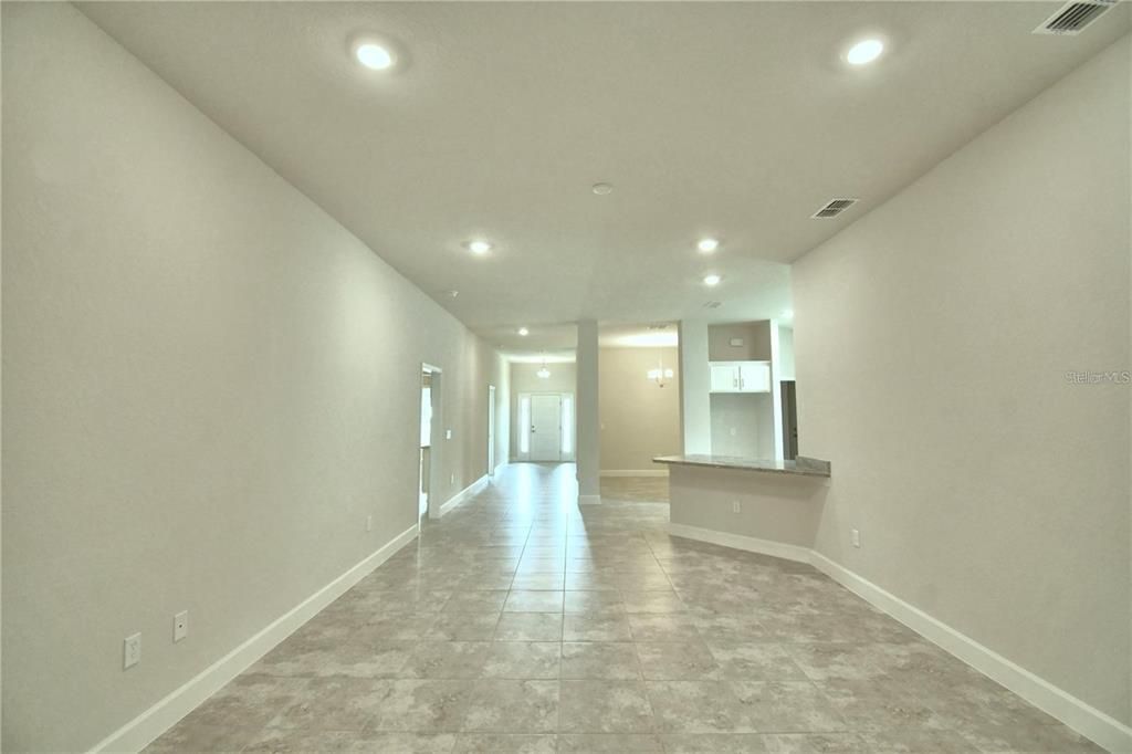 En Venta: $393,366 (4 camas, 3 baños, 2200 Pies cuadrados)