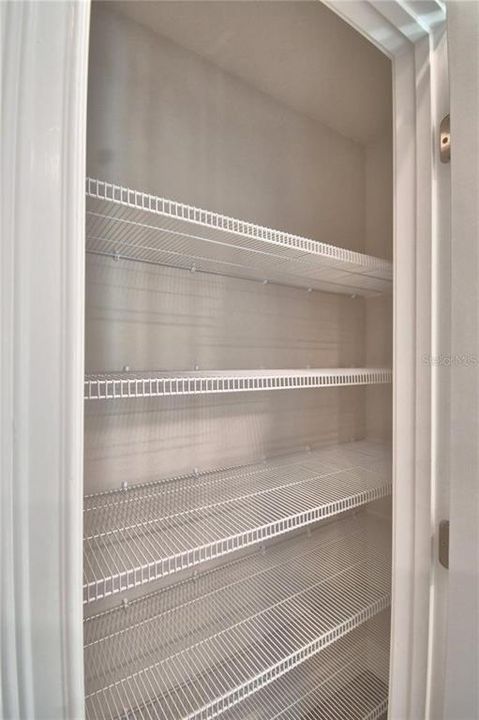 En Venta: $393,366 (4 camas, 3 baños, 2200 Pies cuadrados)