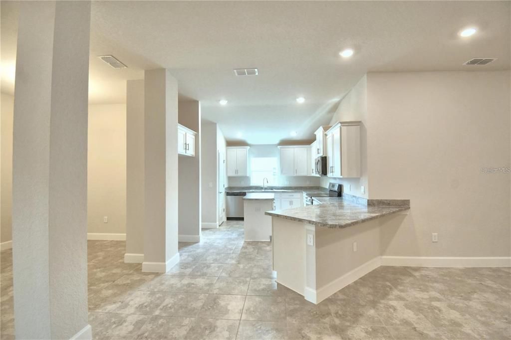 En Venta: $393,366 (4 camas, 3 baños, 2200 Pies cuadrados)