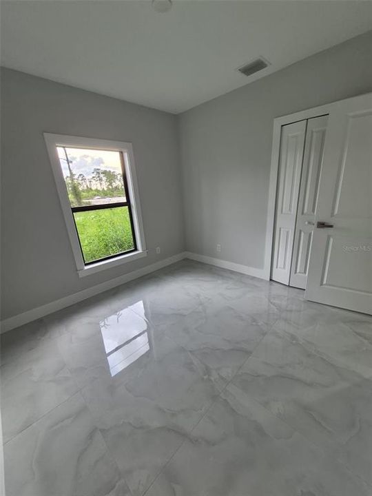 В аренду: $1,900 (3 спален, 2 ванн, 1090 Квадратных фут)