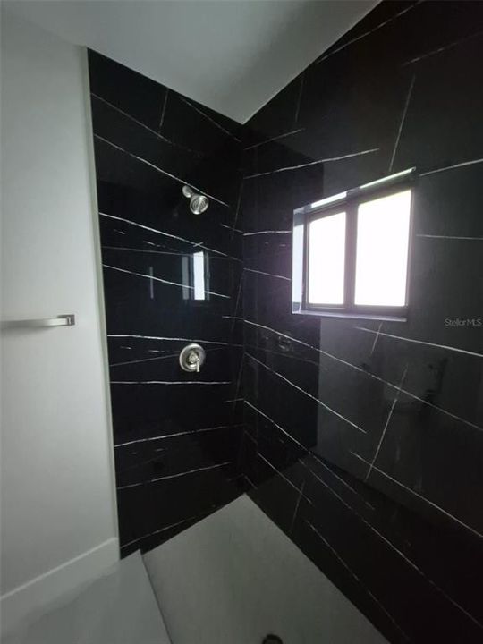 В аренду: $1,900 (3 спален, 2 ванн, 1090 Квадратных фут)