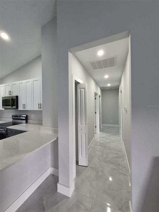 В аренду: $1,900 (3 спален, 2 ванн, 1090 Квадратных фут)