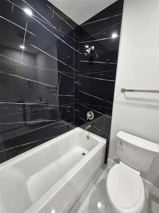 В аренду: $1,900 (3 спален, 2 ванн, 1090 Квадратных фут)