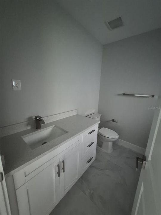 В аренду: $1,900 (3 спален, 2 ванн, 1090 Квадратных фут)