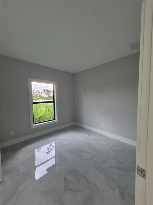 В аренду: $1,900 (3 спален, 2 ванн, 1090 Квадратных фут)