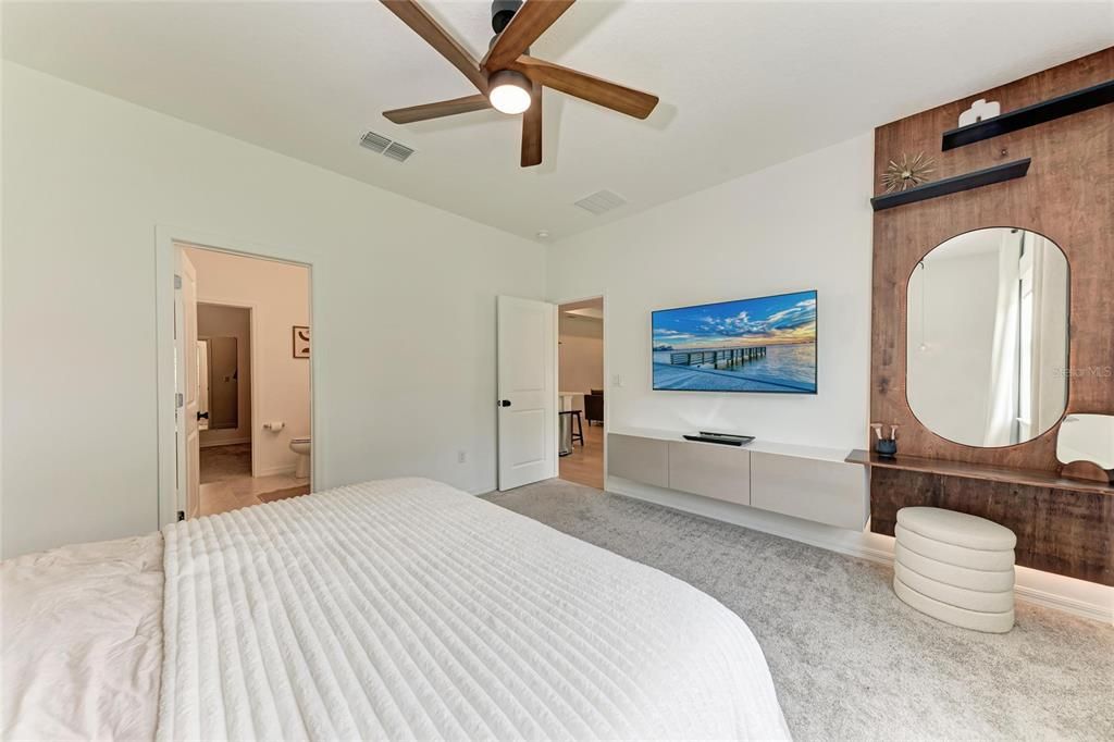 На продажу: $399,990 (3 спален, 2 ванн, 1693 Квадратных фут)