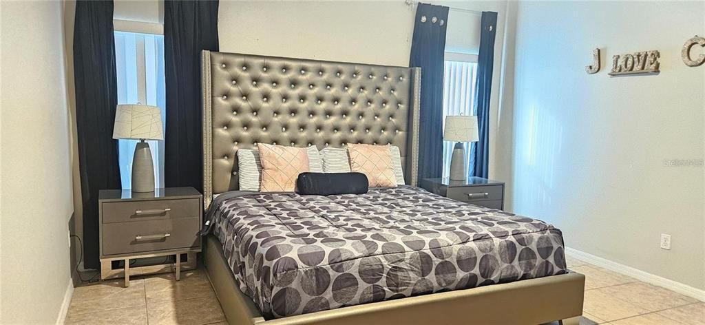En Renta: $3,000 (5 camas, 4 baños, 2376 Pies cuadrados)