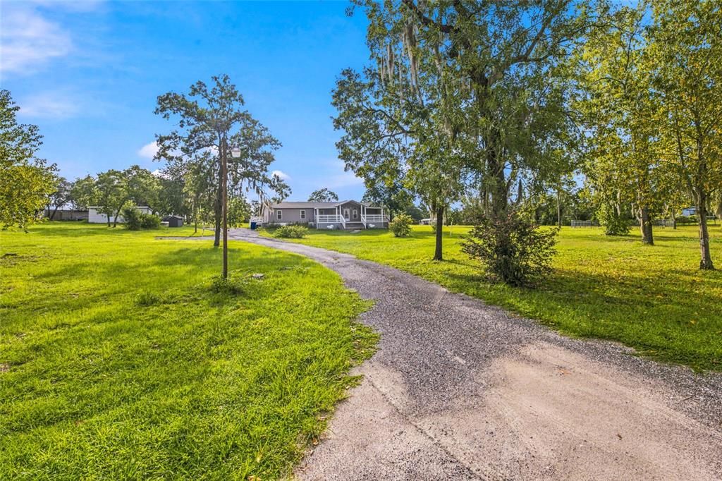 For Sale: $349,999 (4 beds, 2 baths, 2094 Square Feet)