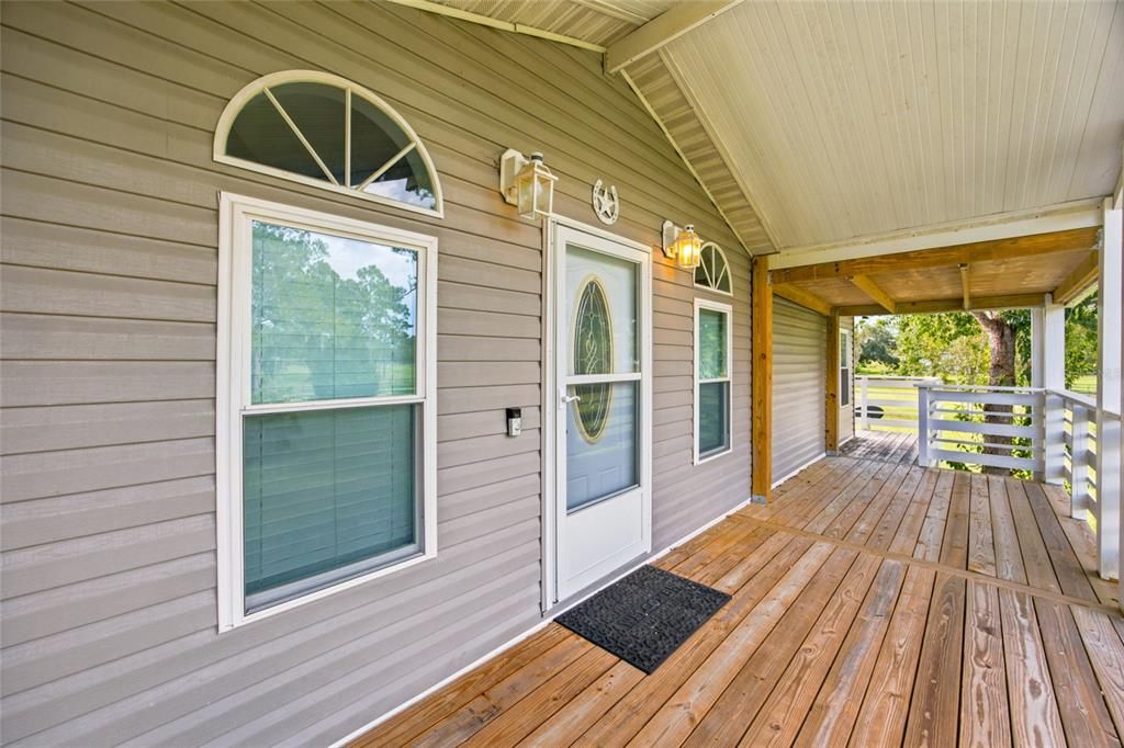 For Sale: $349,999 (4 beds, 2 baths, 2094 Square Feet)