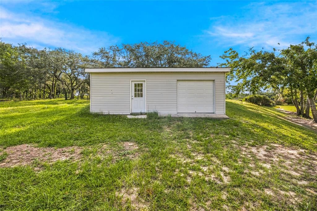 For Sale: $349,999 (4 beds, 2 baths, 2094 Square Feet)