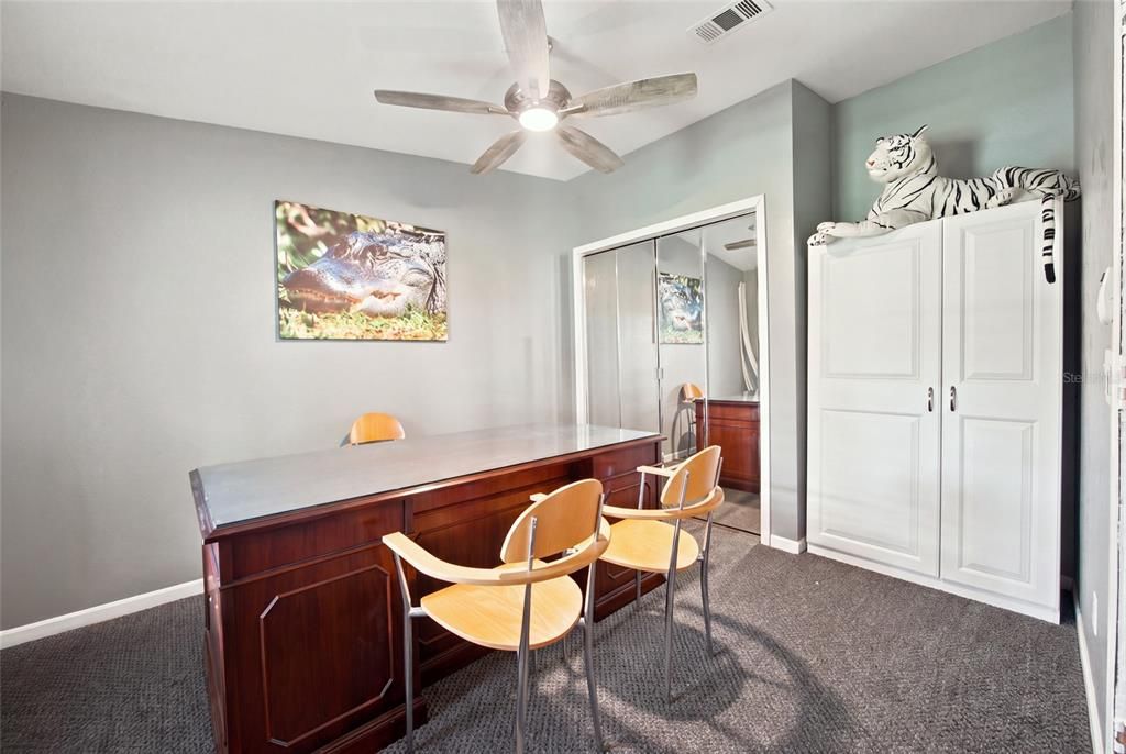 For Sale: $349,999 (4 beds, 2 baths, 2094 Square Feet)