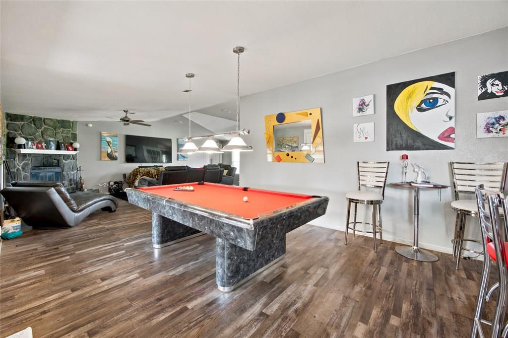 For Sale: $349,999 (4 beds, 2 baths, 2094 Square Feet)