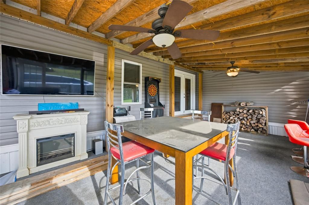 For Sale: $349,999 (4 beds, 2 baths, 2094 Square Feet)