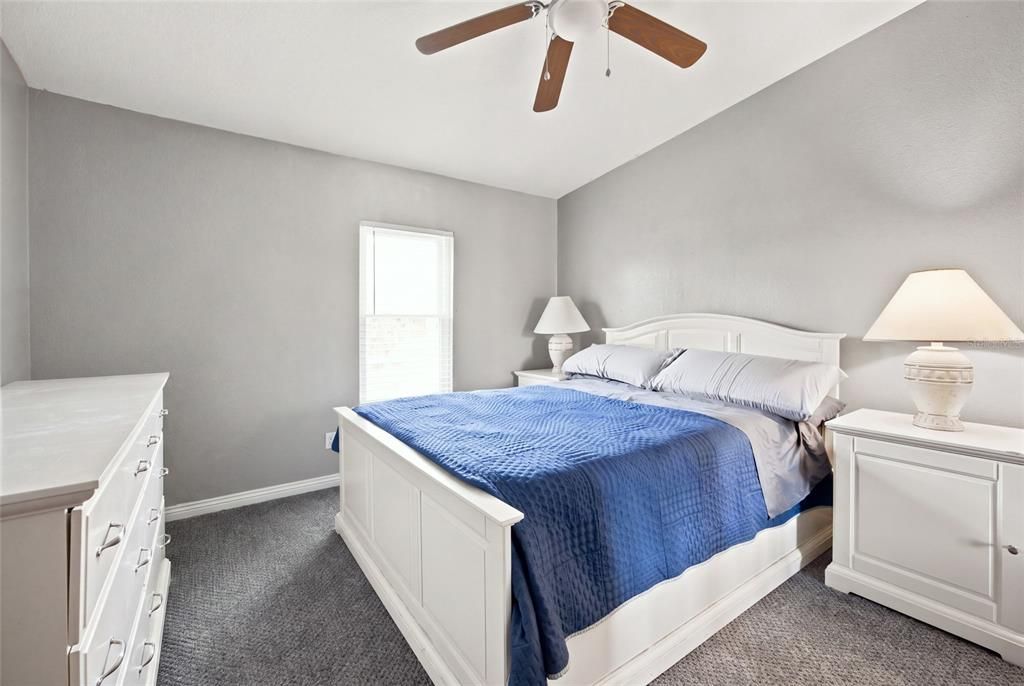 For Sale: $349,999 (4 beds, 2 baths, 2094 Square Feet)