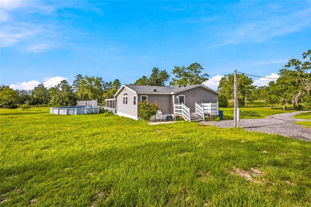 For Sale: $349,999 (4 beds, 2 baths, 2094 Square Feet)