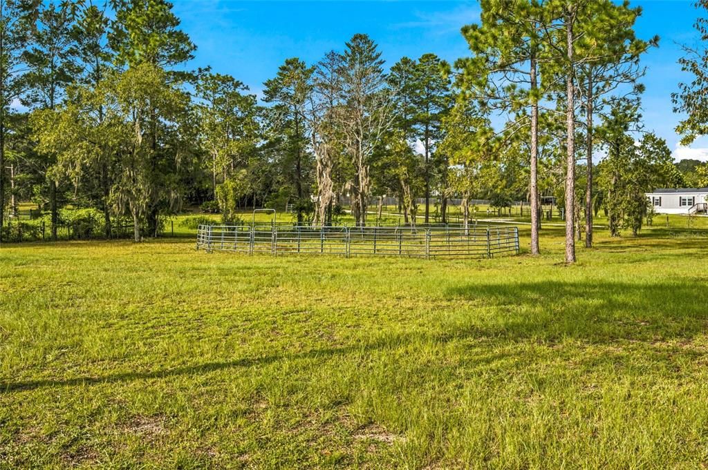 For Sale: $349,999 (4 beds, 2 baths, 2094 Square Feet)