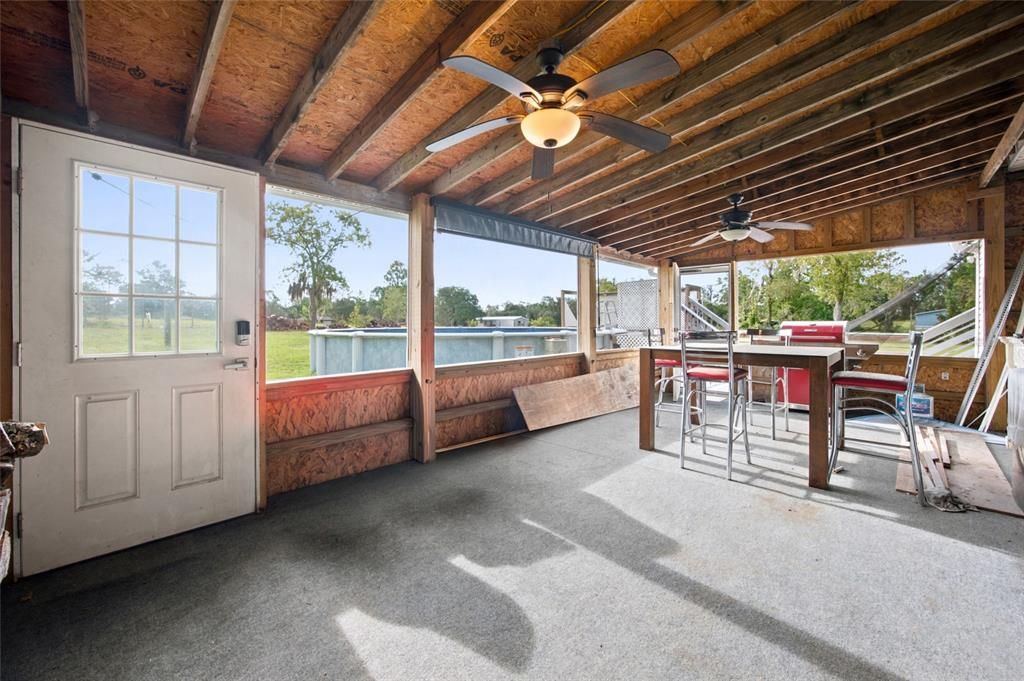 For Sale: $349,999 (4 beds, 2 baths, 2094 Square Feet)