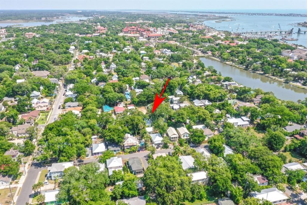 For Rent: $2,500 (3 beds, 1 baths, 1337 Square Feet)