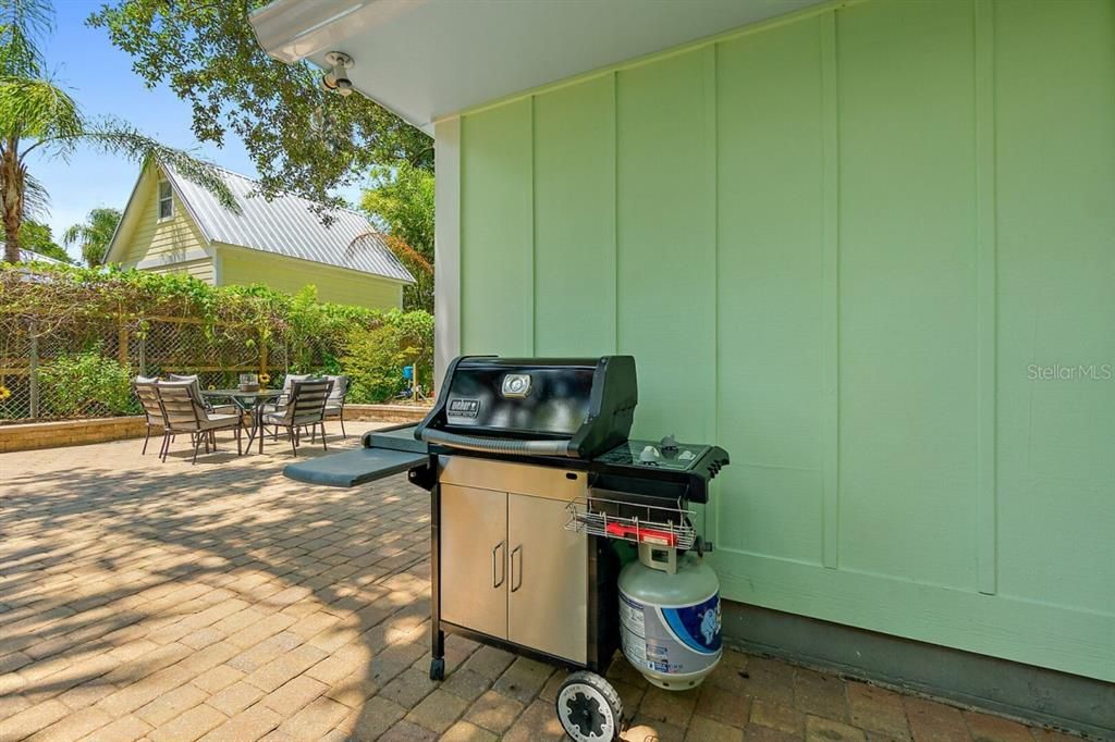 For Rent: $2,500 (3 beds, 1 baths, 1337 Square Feet)