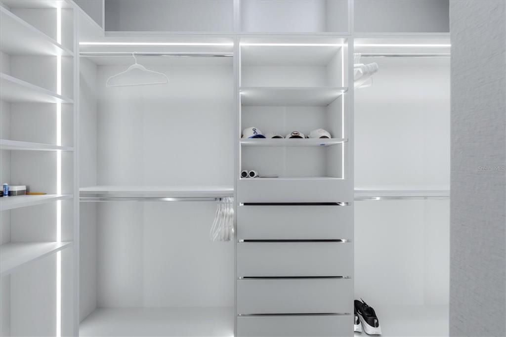 На продажу: $3,995,000 (4 спален, 4 ванн, 4310 Квадратных фут)