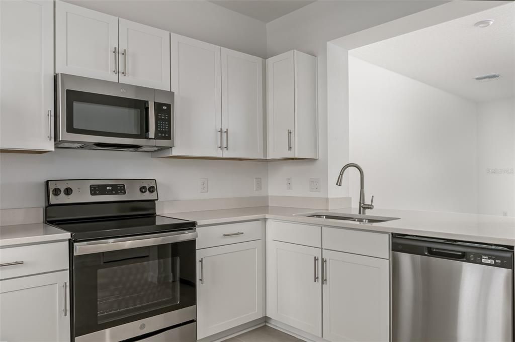 В аренду: $1,975 (2 спален, 2 ванн, 1216 Квадратных фут)