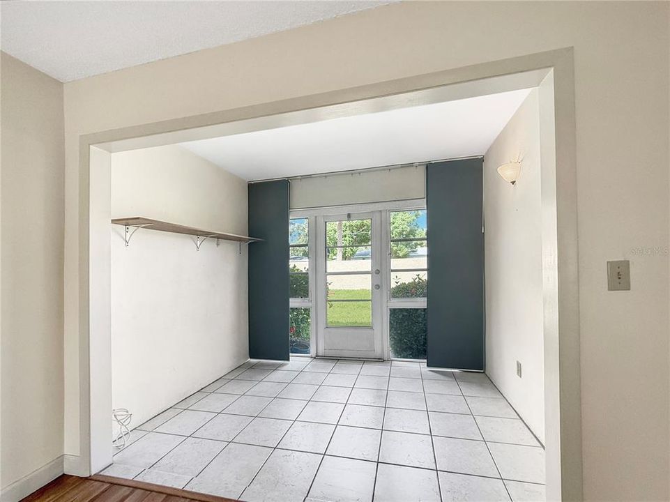 For Sale: $101,000 (1 beds, 1 baths, 645 Square Feet)