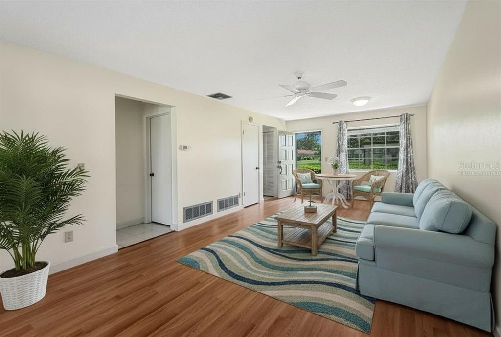 For Sale: $101,000 (1 beds, 1 baths, 645 Square Feet)