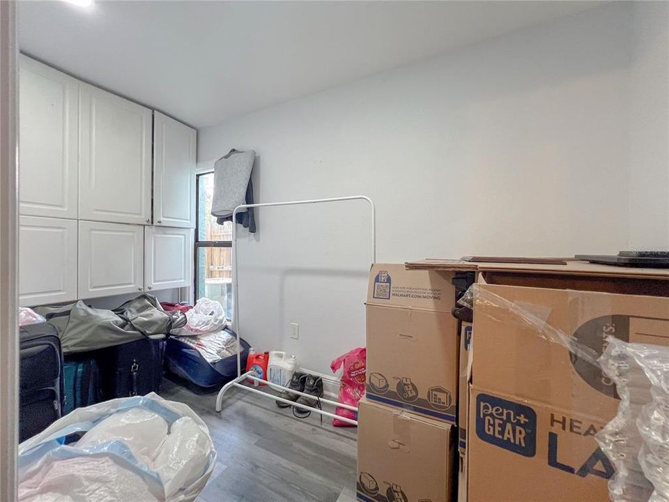 На продажу: $150,000 (2 спален, 1 ванн, 1012 Квадратных фут)