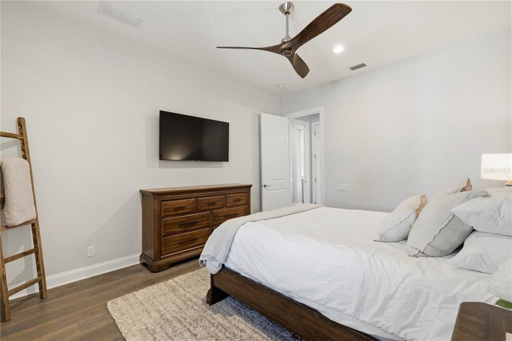 For Sale: $2,150,000 (4 beds, 4 baths, 3706 Square Feet)