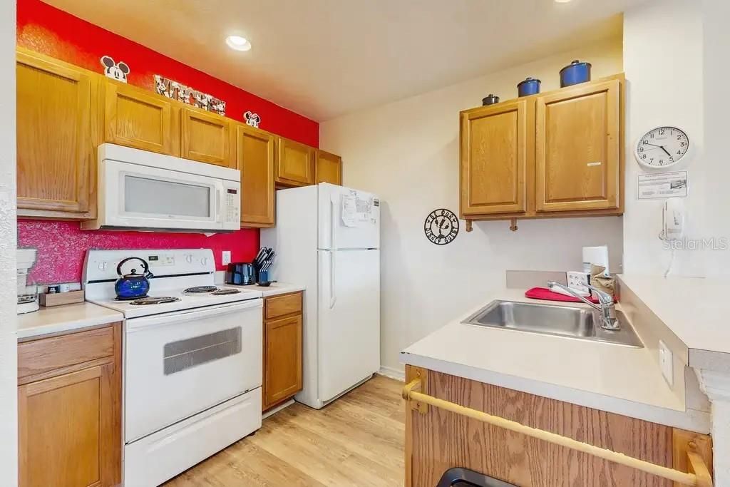 For Sale: $207,000 (3 beds, 2 baths, 1296 Square Feet)