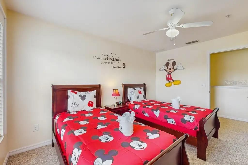 For Sale: $207,000 (3 beds, 2 baths, 1296 Square Feet)