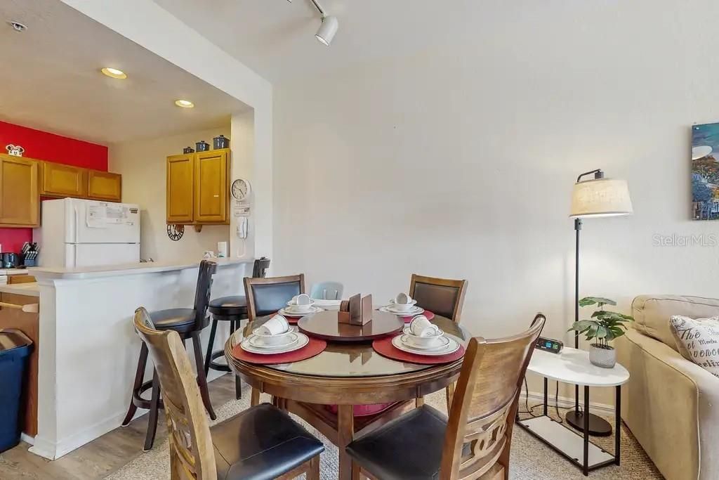 For Sale: $207,000 (3 beds, 2 baths, 1296 Square Feet)