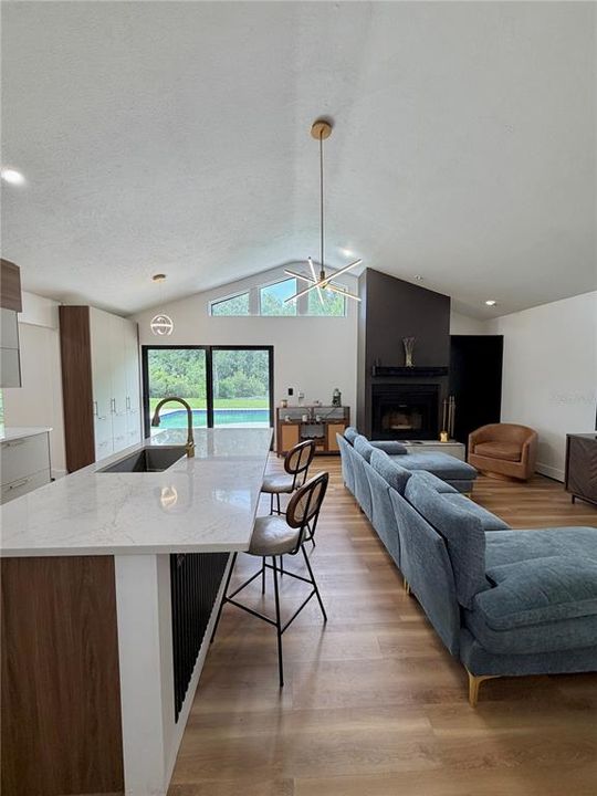 En Venta: $495,000 (4 camas, 2 baños, 2110 Pies cuadrados)
