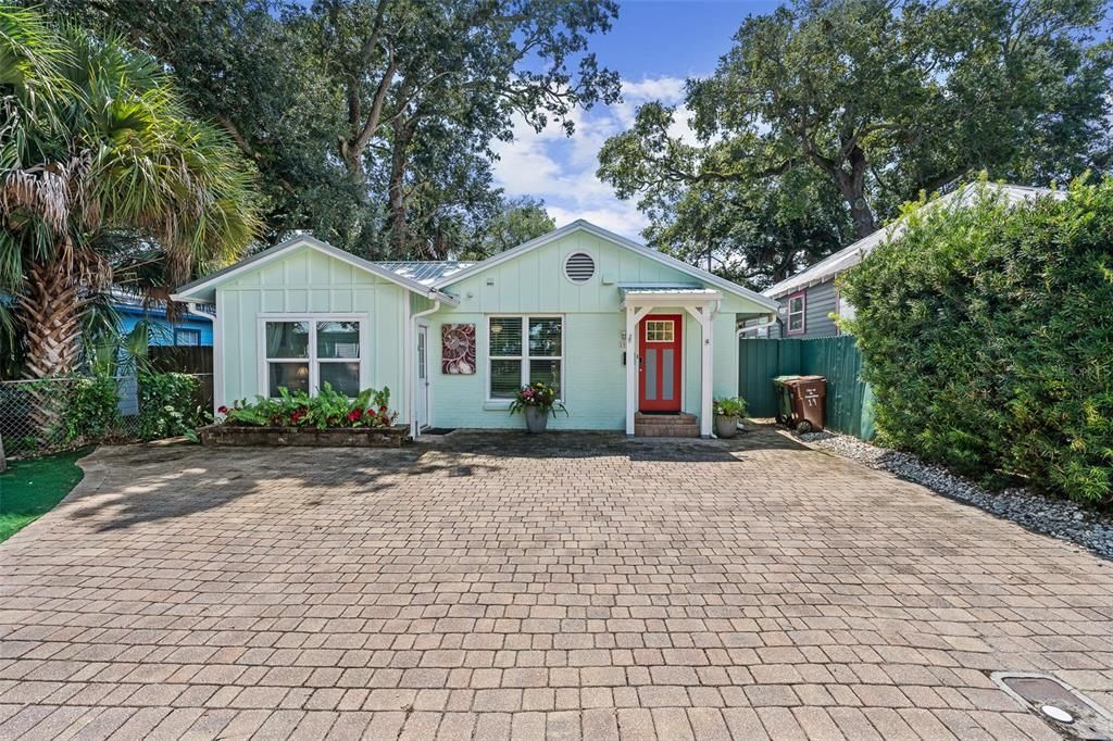 For Sale: $719,000 (4 beds, 2 baths, 1645 Square Feet)