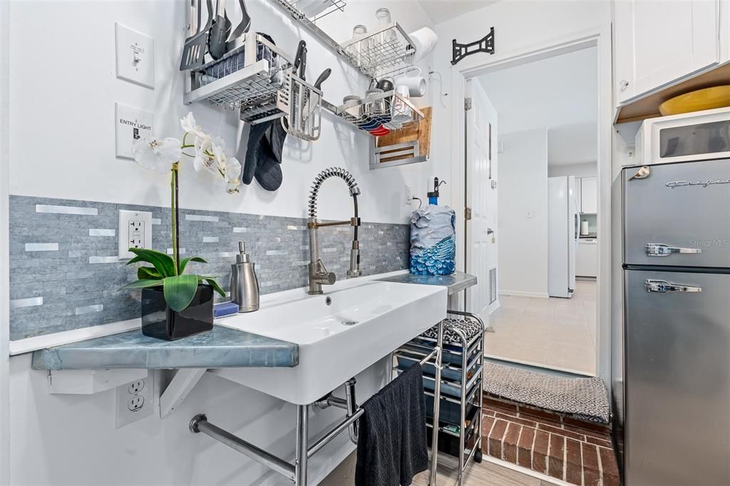 For Sale: $719,000 (4 beds, 2 baths, 1645 Square Feet)