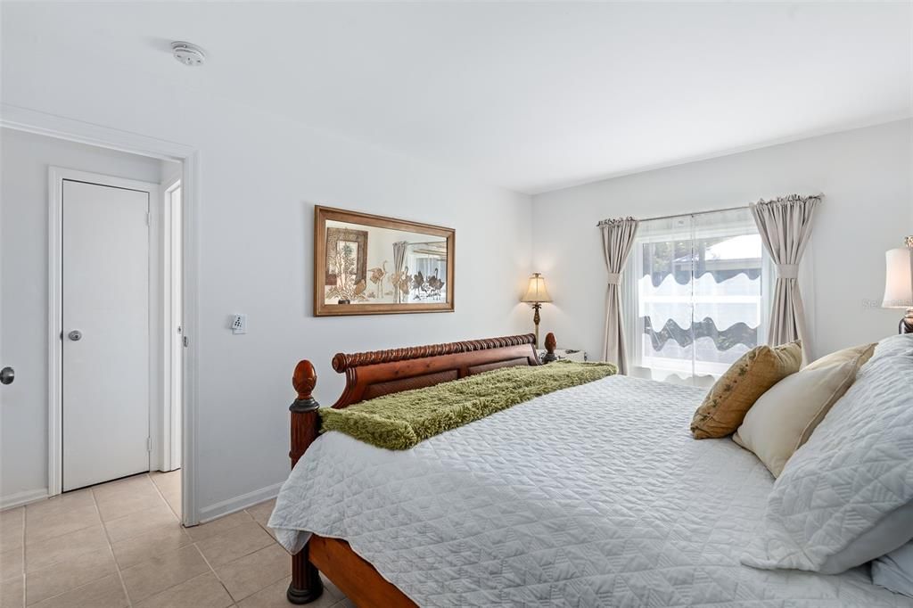 For Sale: $719,000 (4 beds, 2 baths, 1645 Square Feet)
