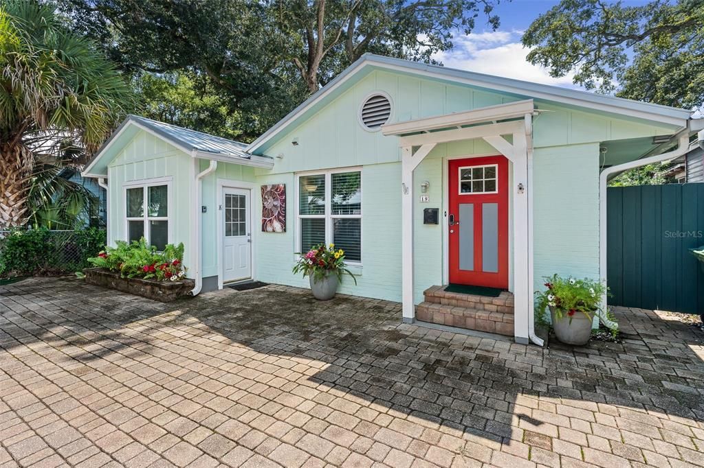 For Sale: $719,000 (4 beds, 2 baths, 1645 Square Feet)