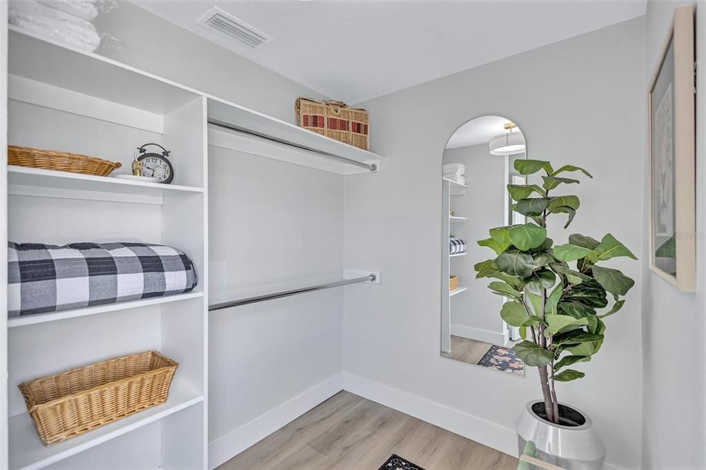 В аренду: $3,100 (1 спален, 1 ванн, 823 Квадратных фут)