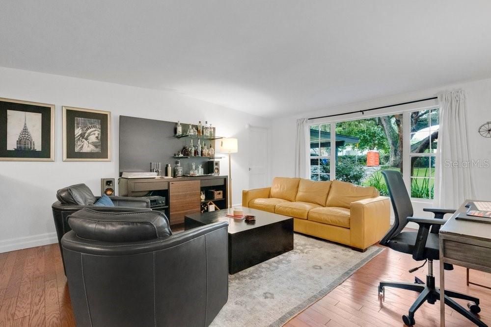 En Venta: $1,100,000 (3 camas, 2 baños, 2196 Pies cuadrados)
