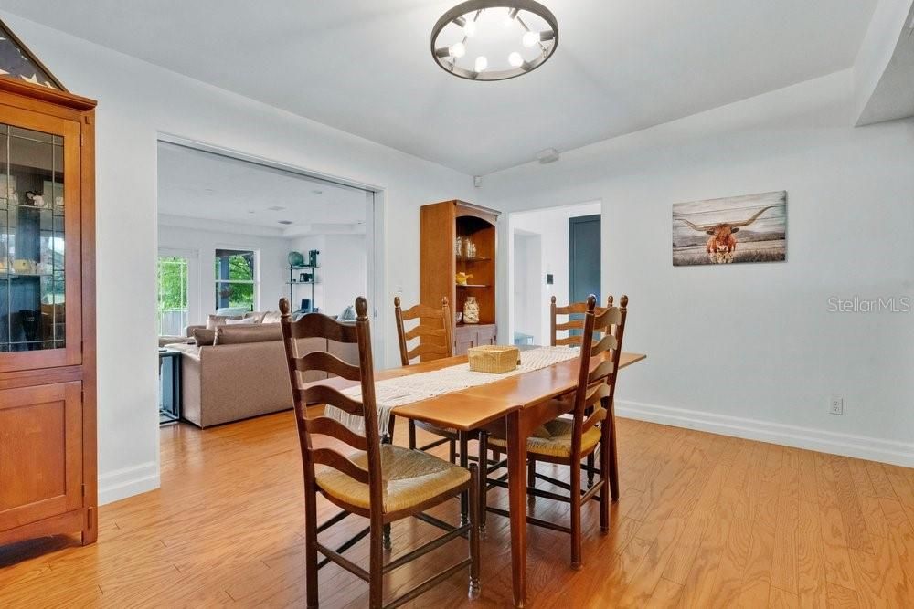 En Venta: $1,100,000 (3 camas, 2 baños, 2196 Pies cuadrados)
