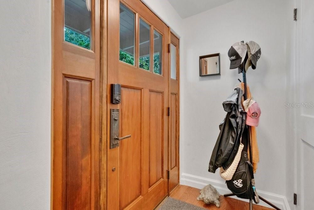 En Venta: $1,100,000 (3 camas, 2 baños, 2196 Pies cuadrados)