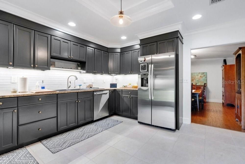 En Venta: $1,100,000 (3 camas, 2 baños, 2196 Pies cuadrados)