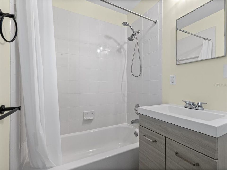 En Venta: $269,000 (3 camas, 1 baños, 975 Pies cuadrados)
