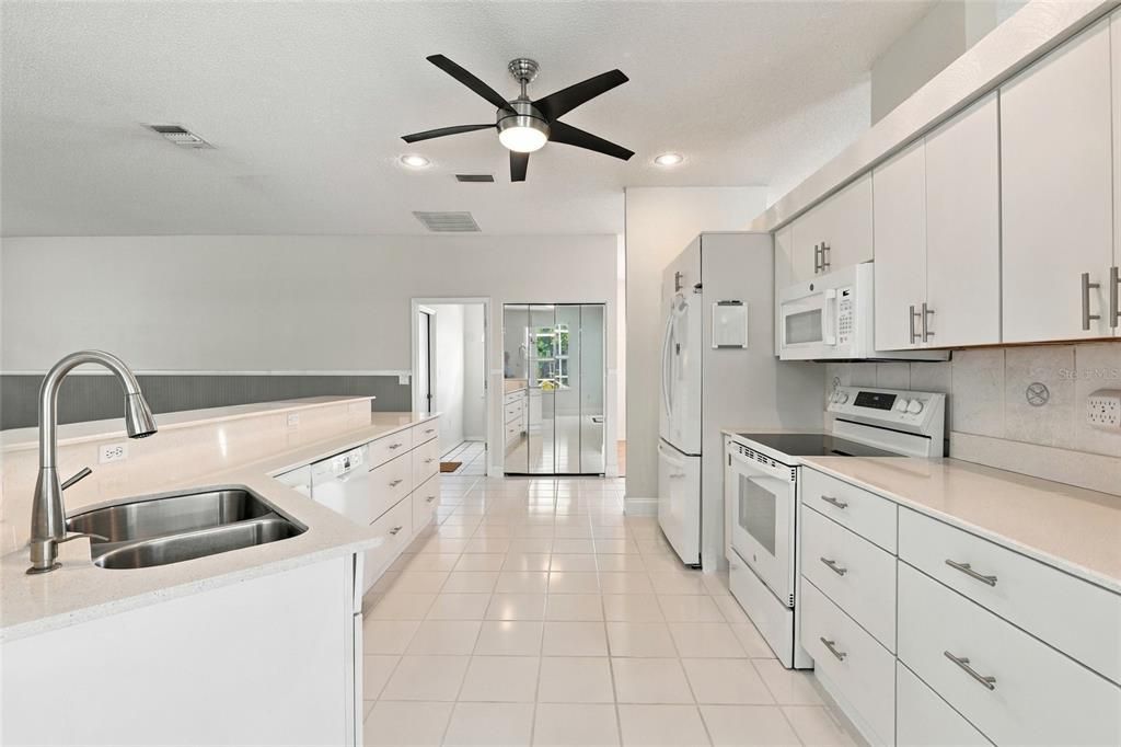 For Sale: $550,000 (3 beds, 2 baths, 2163 Square Feet)