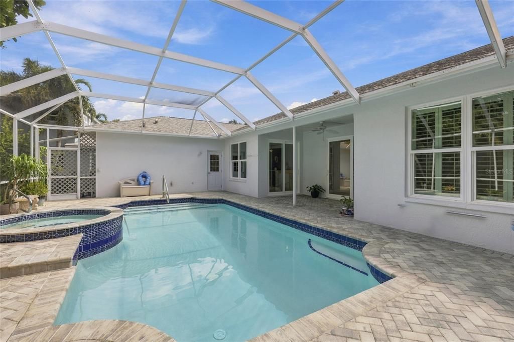 For Sale: $550,000 (3 beds, 2 baths, 2163 Square Feet)