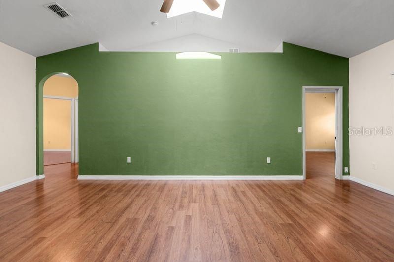 For Sale: $339,000 (3 beds, 2 baths, 1759 Square Feet)