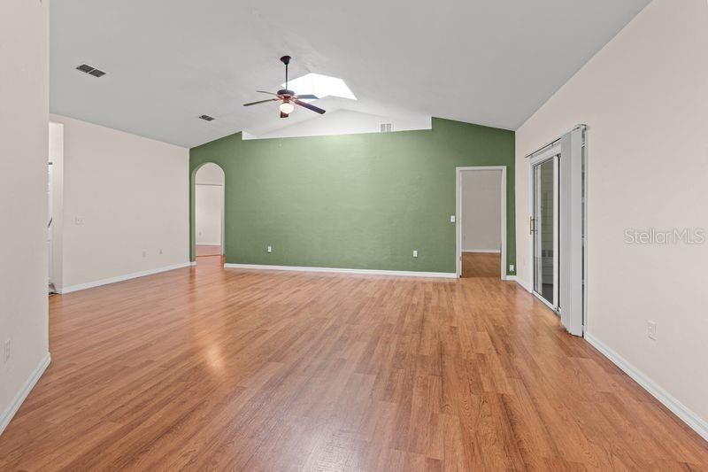 For Sale: $339,000 (3 beds, 2 baths, 1759 Square Feet)