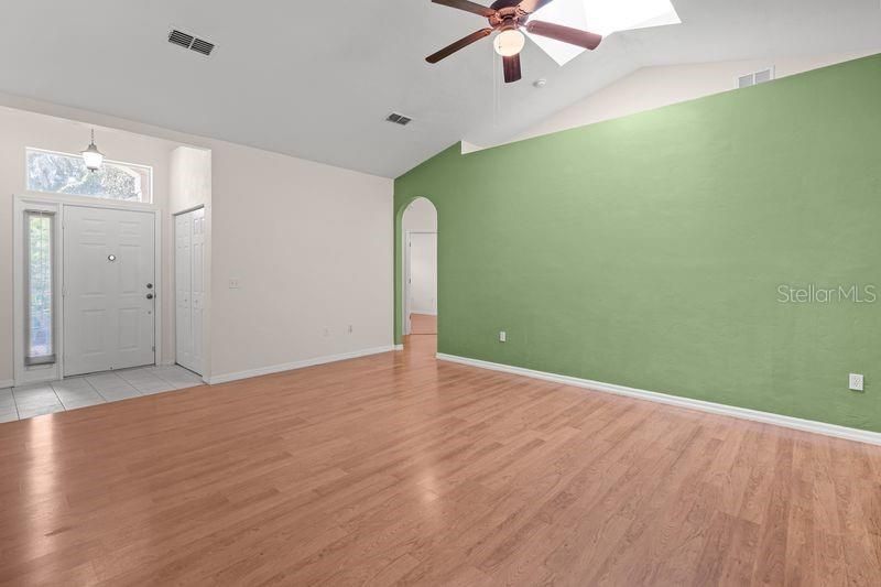 For Sale: $339,000 (3 beds, 2 baths, 1759 Square Feet)